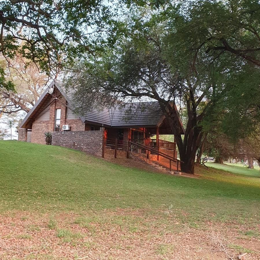 Ekuthuleni River Front Chalets Maruleng Екстериор снимка